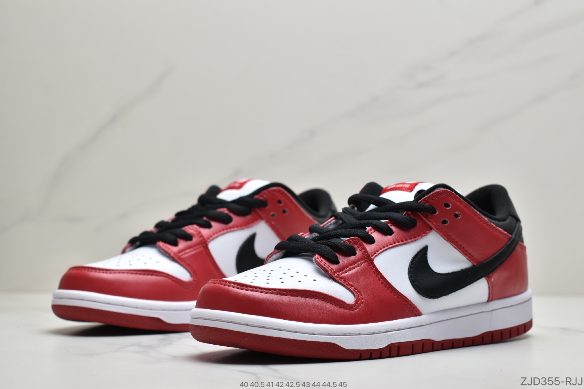 240 公司级耐克NIKE 耐克SB低帮板鞋 芝加哥 货号：BQ6817-600