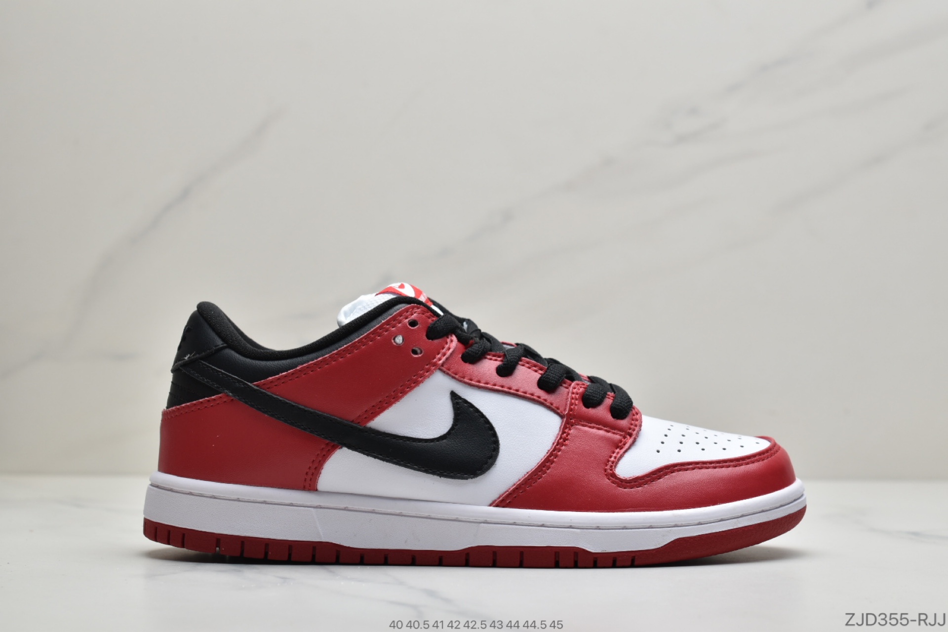 240 公司级耐克NIKE 耐克SB低帮板鞋 芝加哥 货号：BQ6817-600