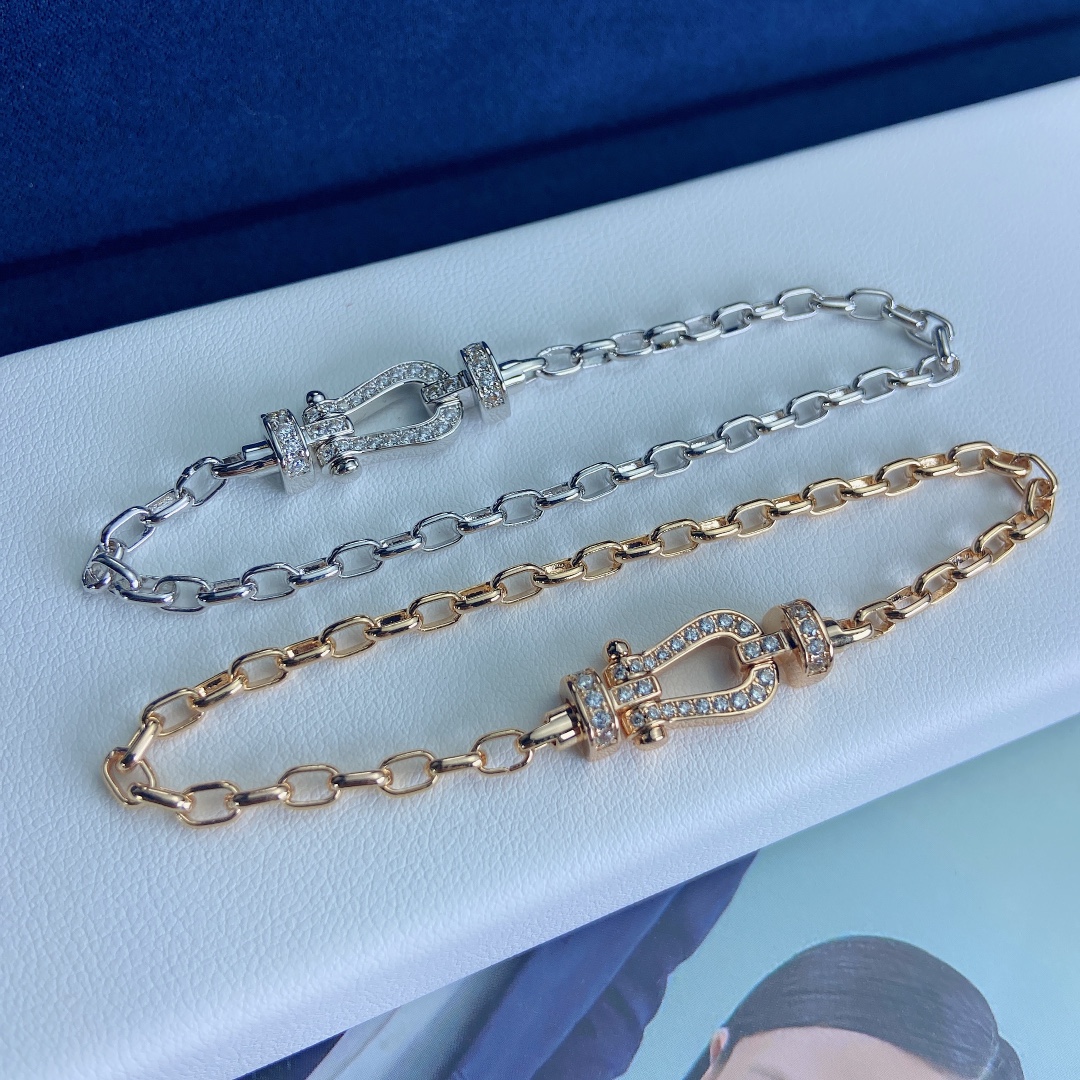 fred 链条款手链最近超级迷这款链条⛓️个人觉得比绳子款洋气很多呢而且链条款是可以戴一辈子的不像绳子消