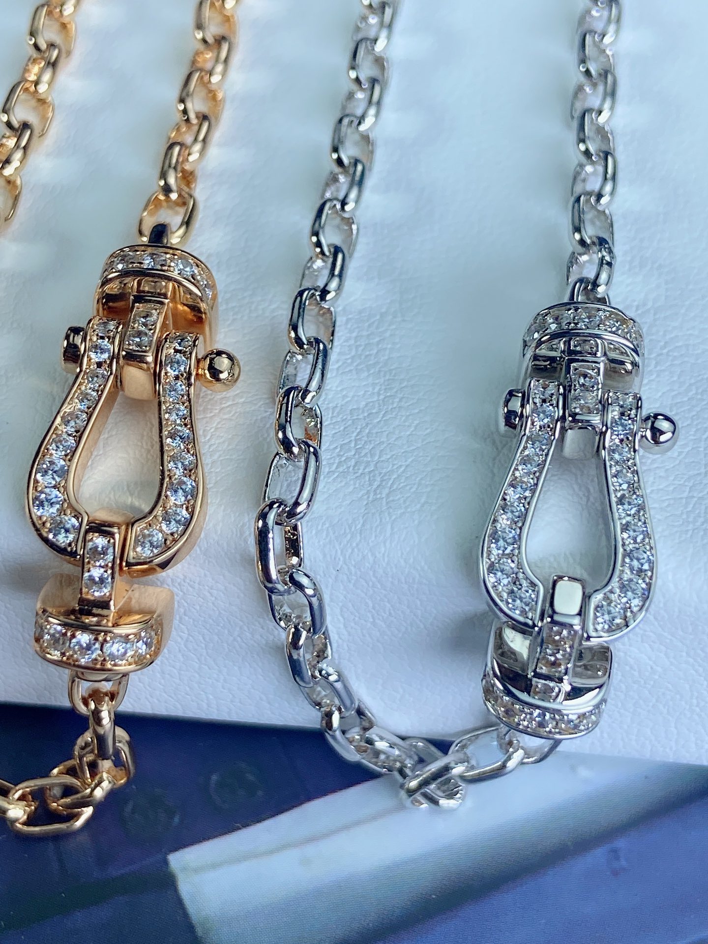 fred 链条款手链最近超级迷这款链条⛓️个人觉得比绳子款洋气很多呢而且链条款是可以戴一辈子的不像绳子消