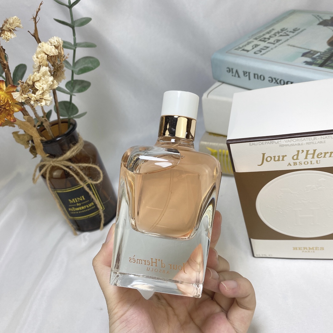 Hermès Jour d'Hermès Absolu Eau de Parfum - 85ml Floral Fragrance for Women 2 i1599763642 1272 1