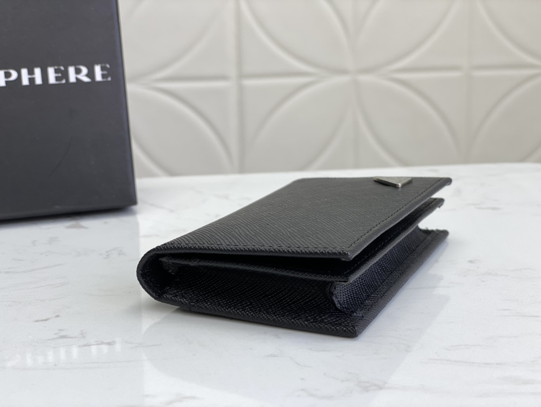 PRADA 男性用カードケース 最新モデル 高級牛革製