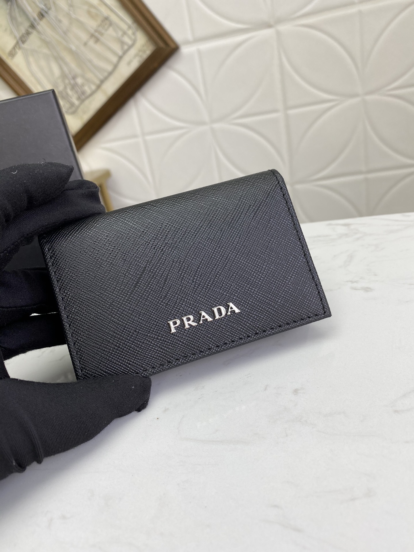 PRADA 男性用カードケース - イタリア製の高級牛皮使用