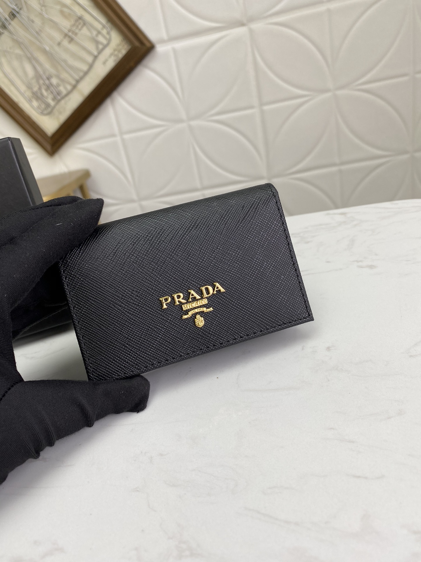 PRADA 男性用カードケース - イタリア製高級牛皮使用