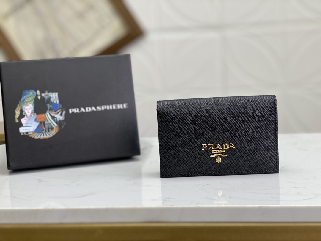 PRADA 男性用カードケース - イタリア製高級牛皮使用