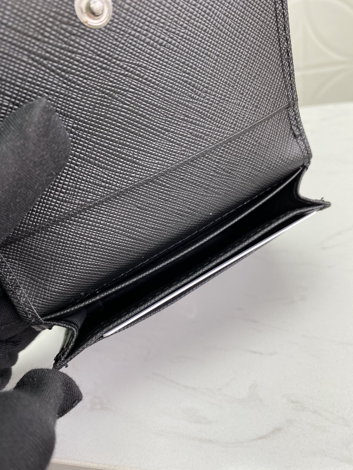 PRADA男士卡包 - イタリア製高級十字纹牛皮