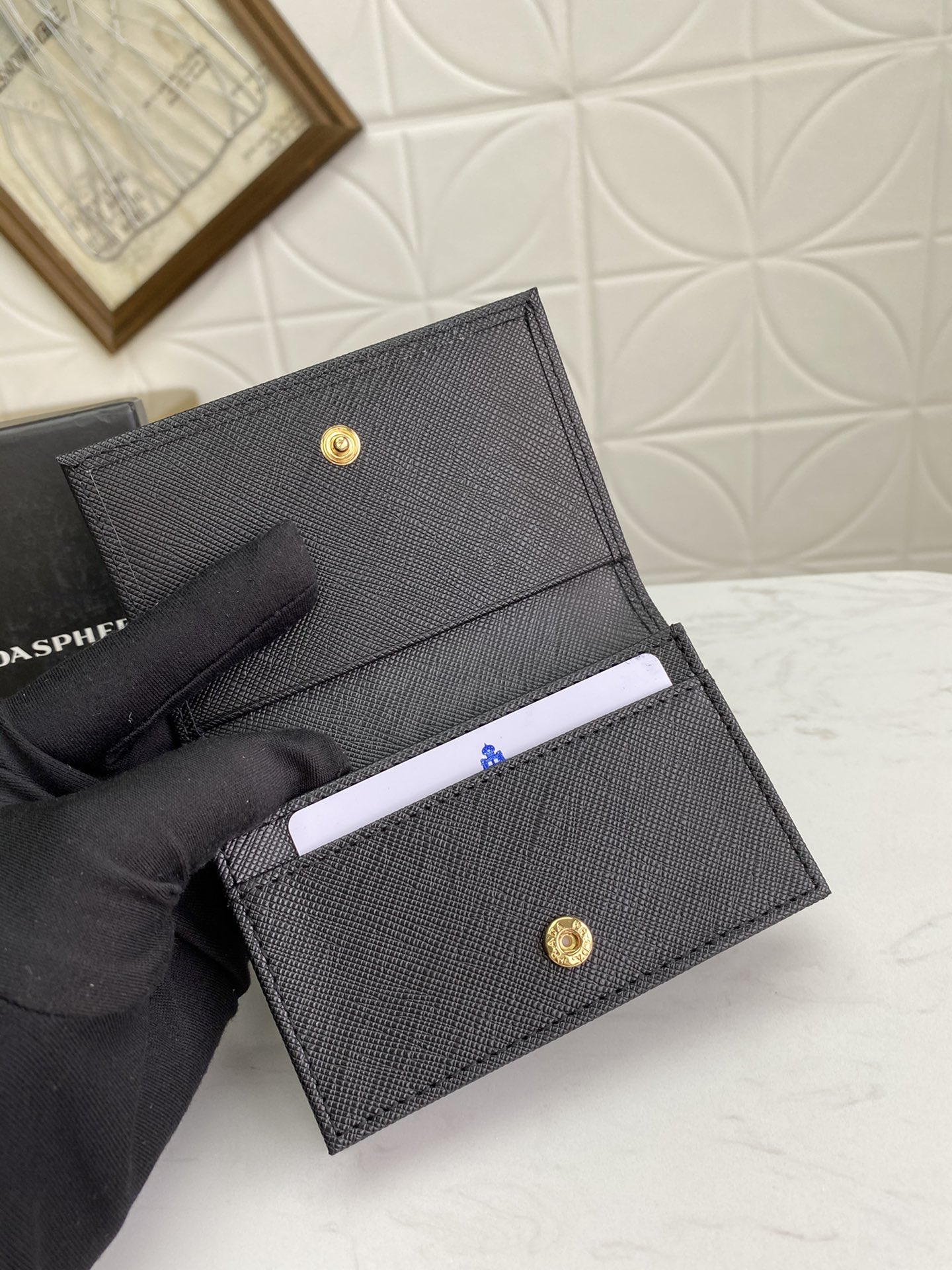 PRADA 男性用カードケース - イタリア製の高品質レザー