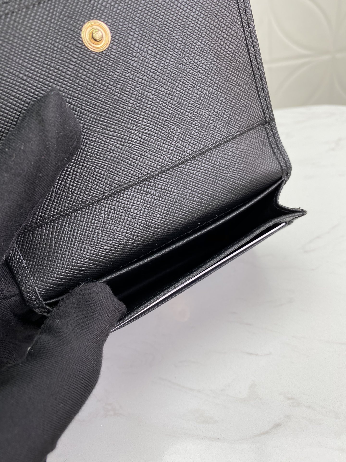 PRADA 男性用カードケース - イタリア製の高品質レザー