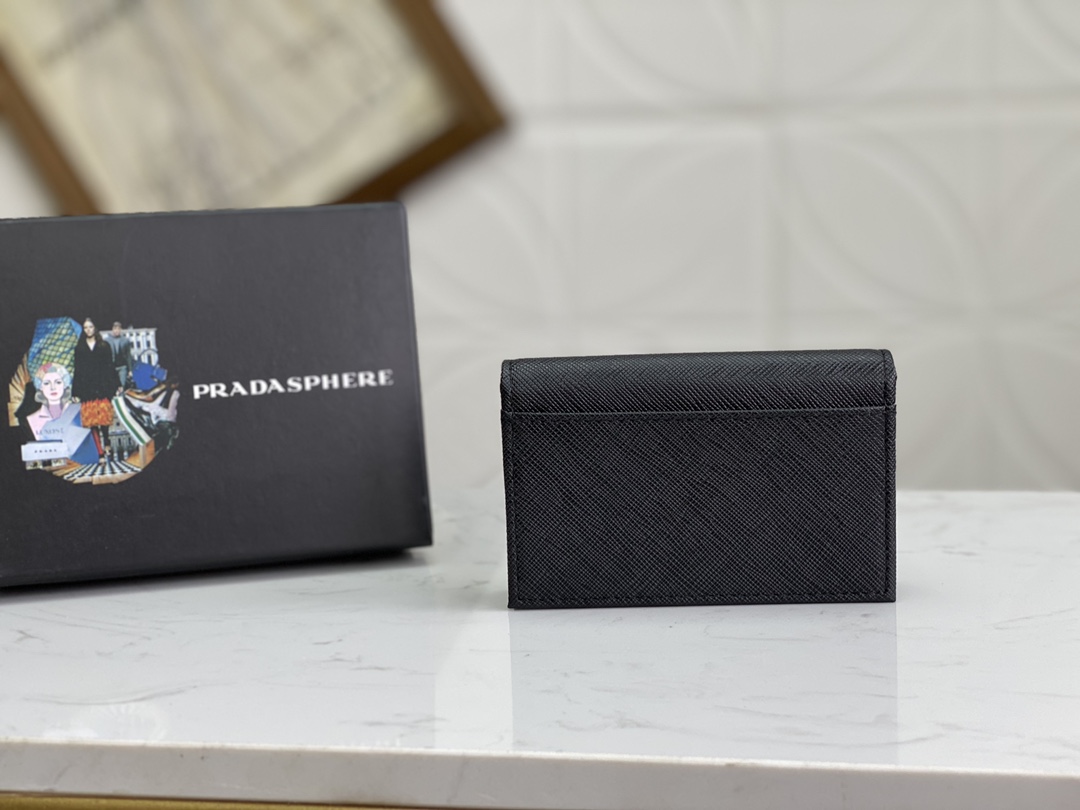 PRADA 男性用カードケース - イタリア製の高品質レザー