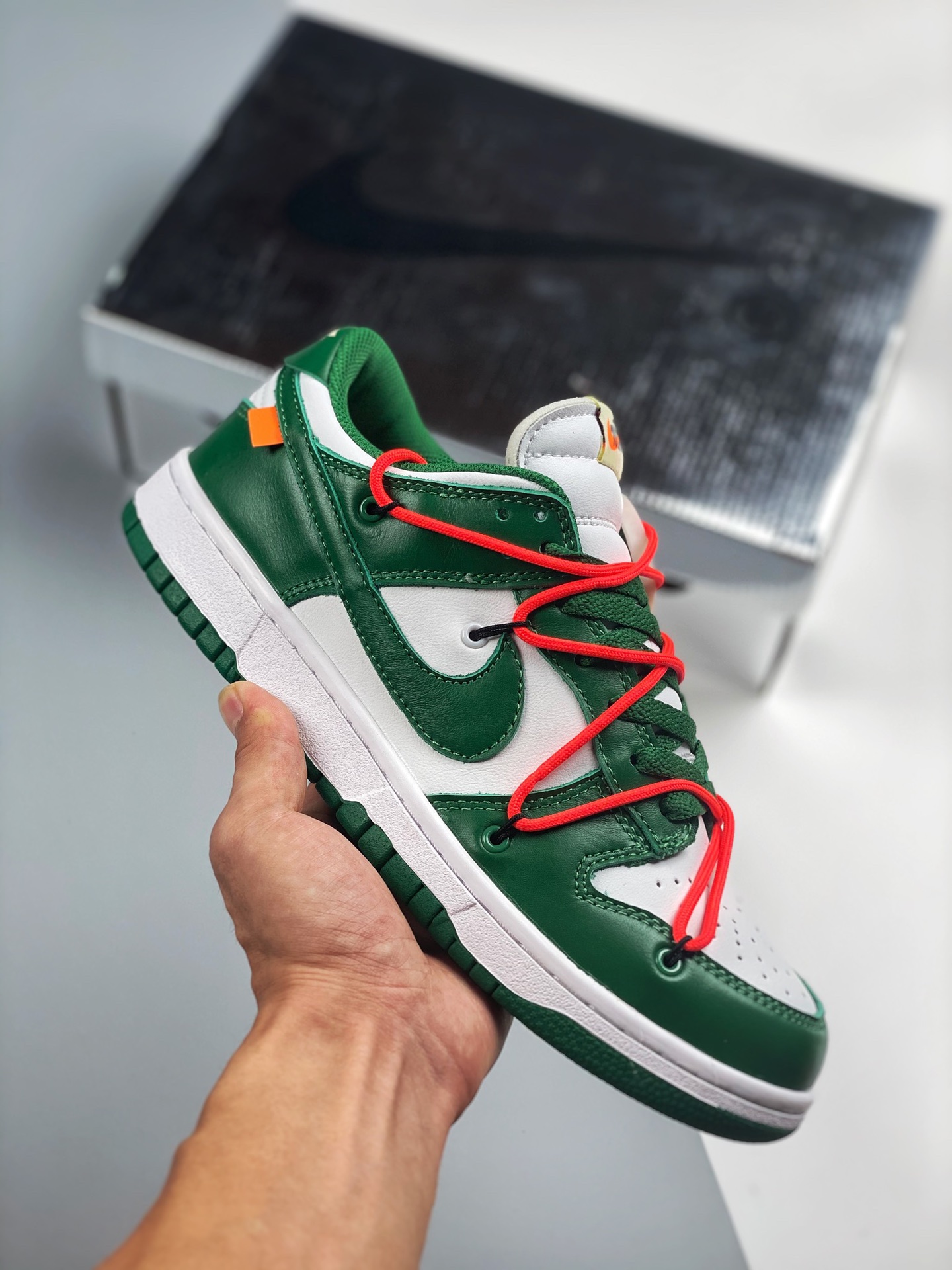 Off-White x SB Dunk Colaboración OW, versión original pura correcta. Todo el zapato utiliza cuero de fábrica original, …