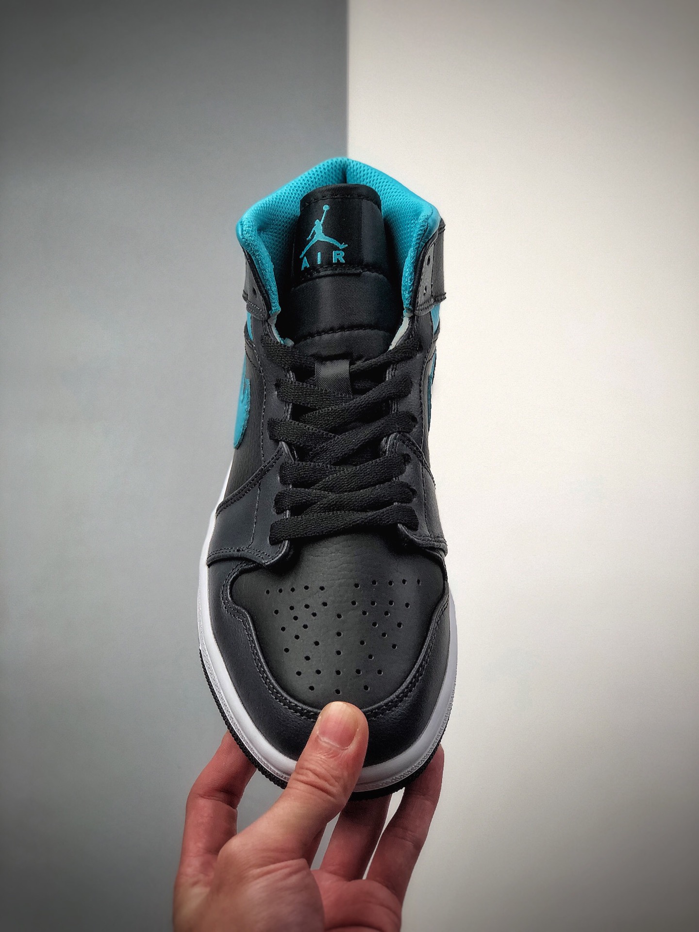 250 Air Jordan 1 Mid  AJ1/ 乔1 中邦554724-063