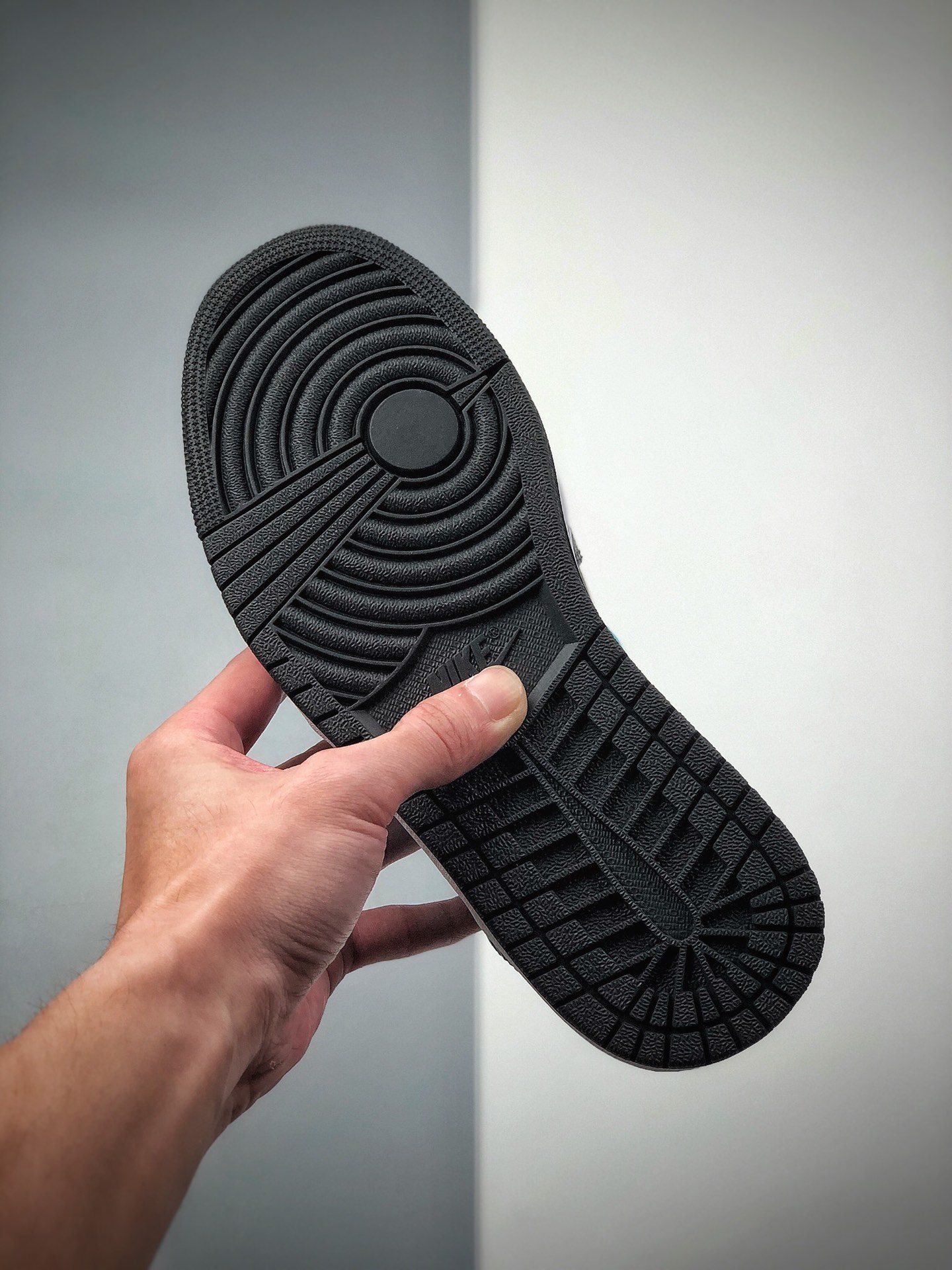 250 Air Jordan 1 Mid  AJ1/ 乔1 中邦554724-063