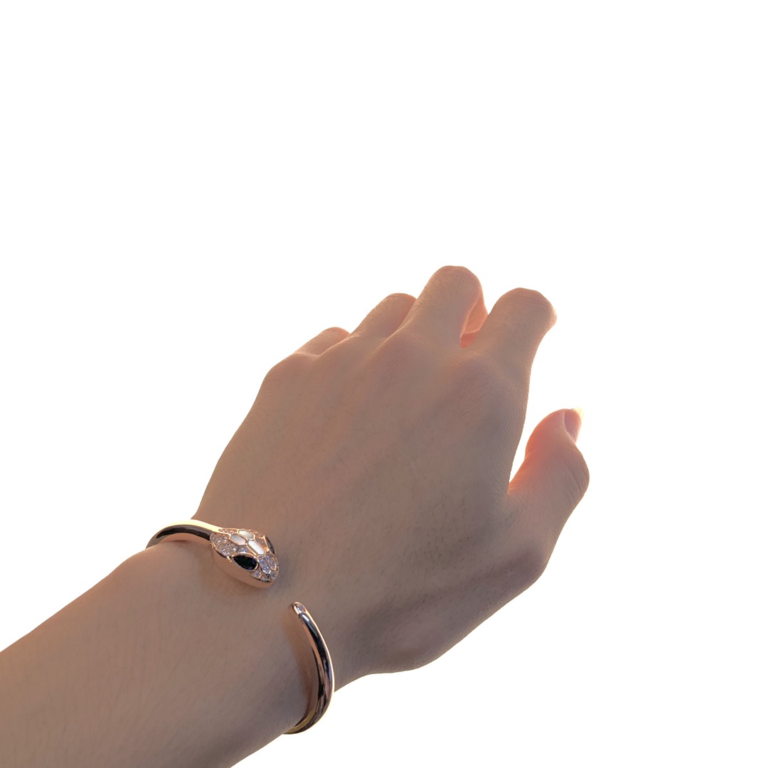 Bvlgari 高级白贝母 高级精品 宝格丽蛇手镯 BVLGARI 火爆 内圈完美镂空、 网底 真金电镀、形态栩栩如生 手镯 logo 金版包装