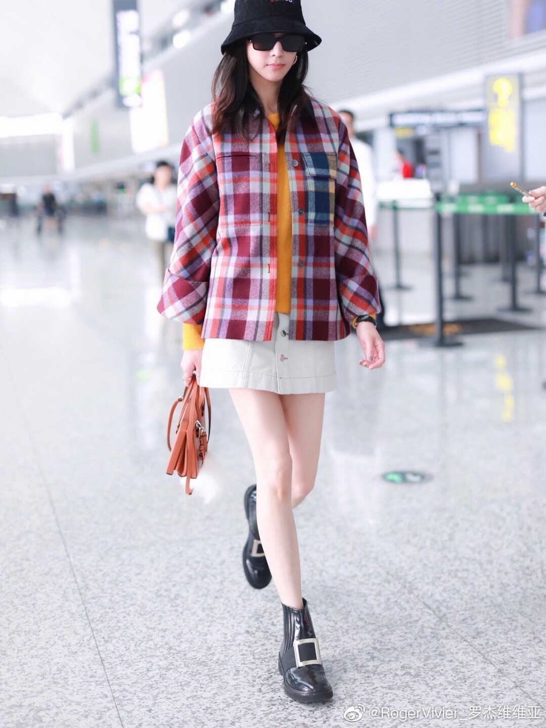 NO:533988,Copper buckle star foot pictures, boots, boots19860909铜扣明星上脚图,靴子,boots,Women's Shoes