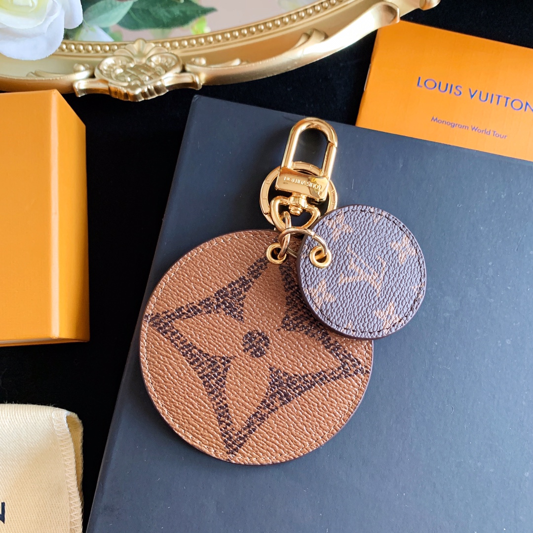 Louis Vuitton 新款 LOUIS VUITTON 夏季新款 钥匙扣 包包挂件