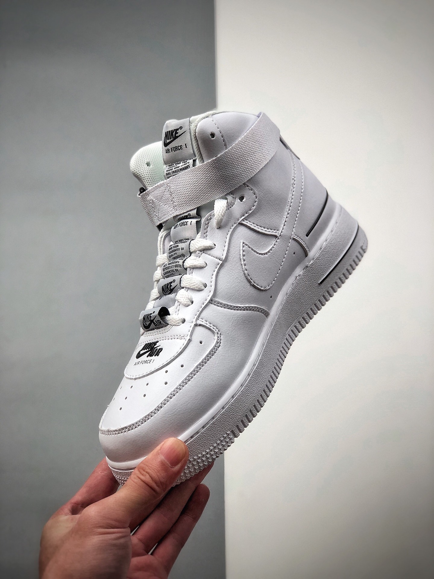 190  耐克Nike Air Force 1 07 LV8 3 黑白串标经典高帮空军一号百搭休闲板鞋  货号CJ1385-100