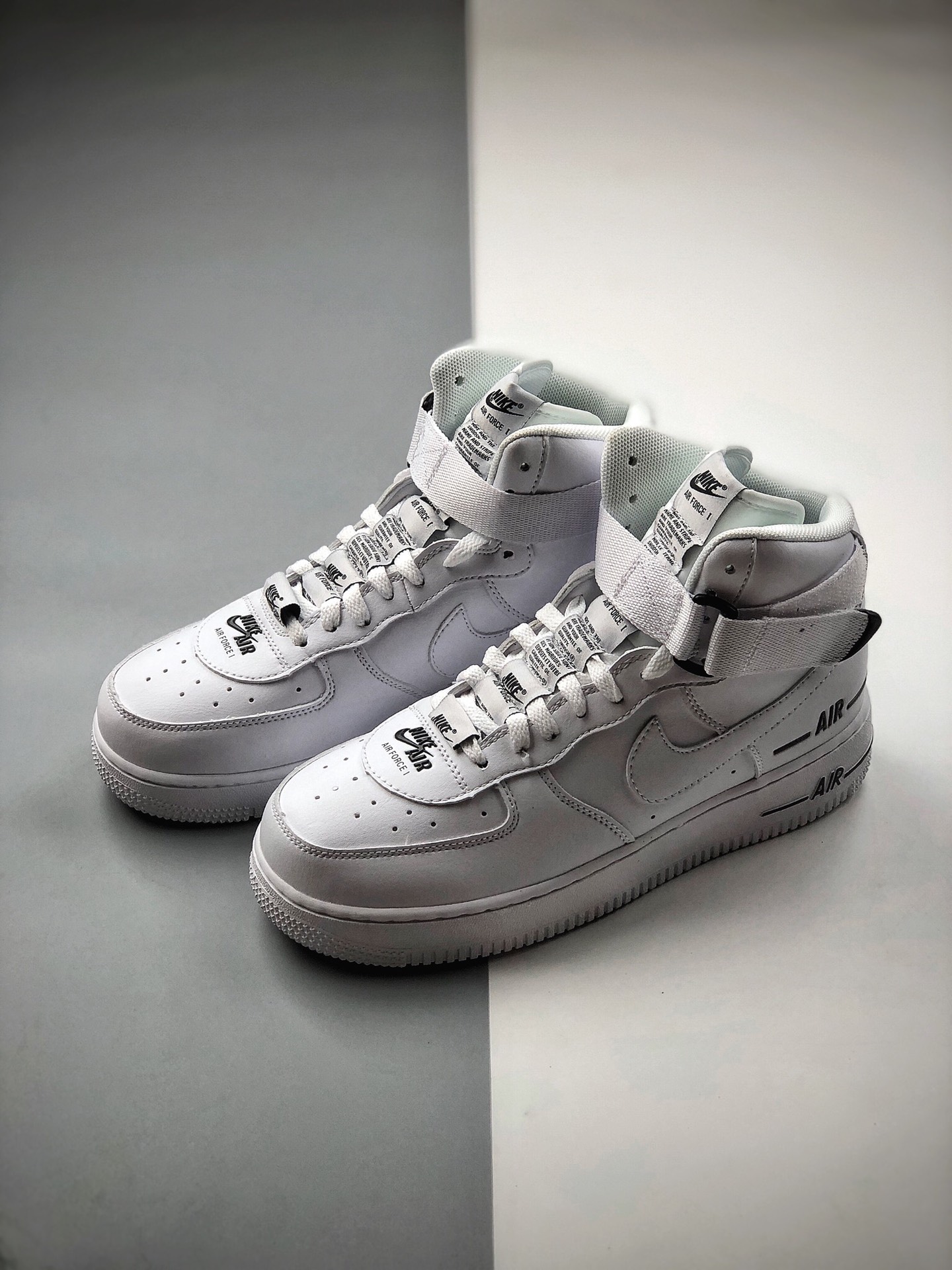 190  耐克Nike Air Force 1 07 LV8 3 黑白串标经典高帮空军一号百搭休闲板鞋  货号CJ1385-100