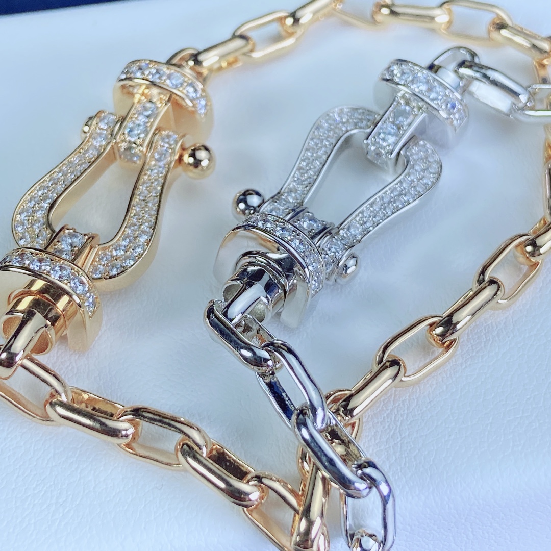 尺寸16号17号18号fred 链条款手链最近超级迷这款链条⛓️个人觉得比绳子款洋气很多呢而且链条款是可