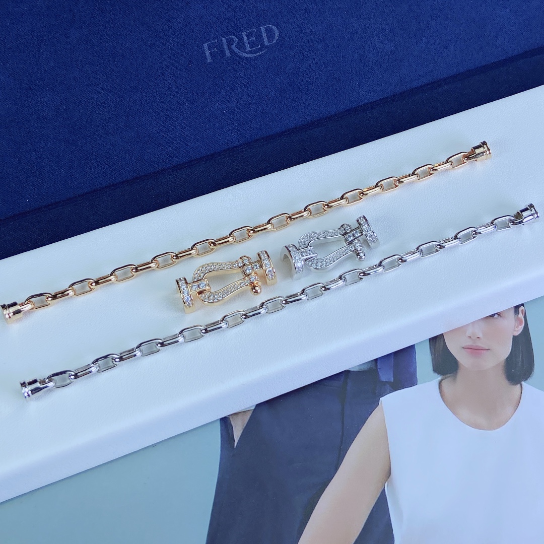 尺寸16号17号18号fred 链条款手链最近超级迷这款链条⛓️个人觉得比绳子款洋气很多呢而且链条款是可