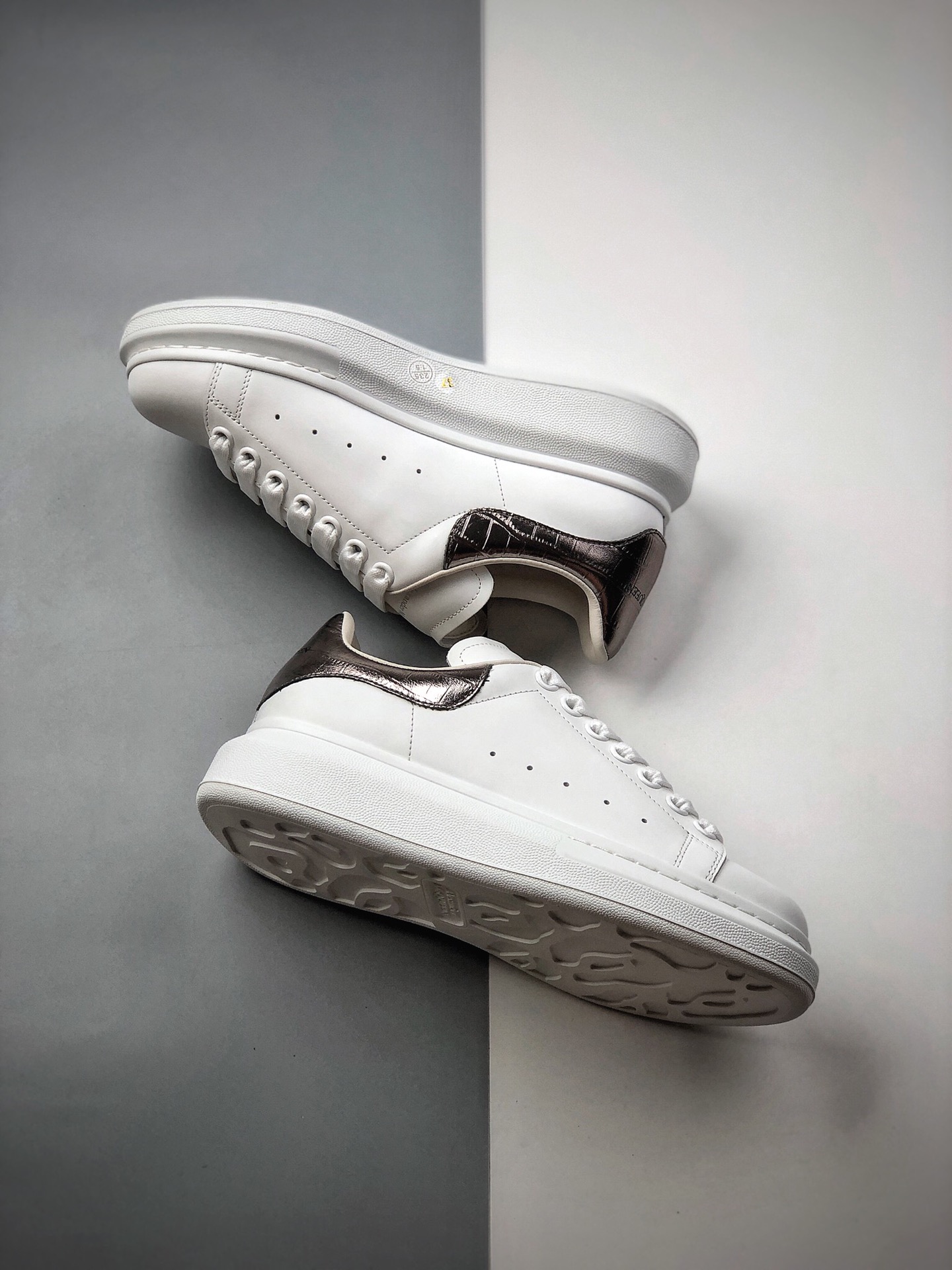 490 代购指定版本芯片可扫 Alexander McQueen/亚历山大麦昆