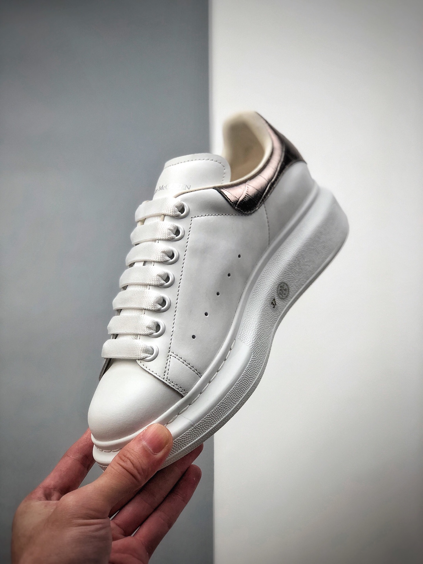 490 代购指定版本芯片可扫 Alexander McQueen/亚历山大麦昆