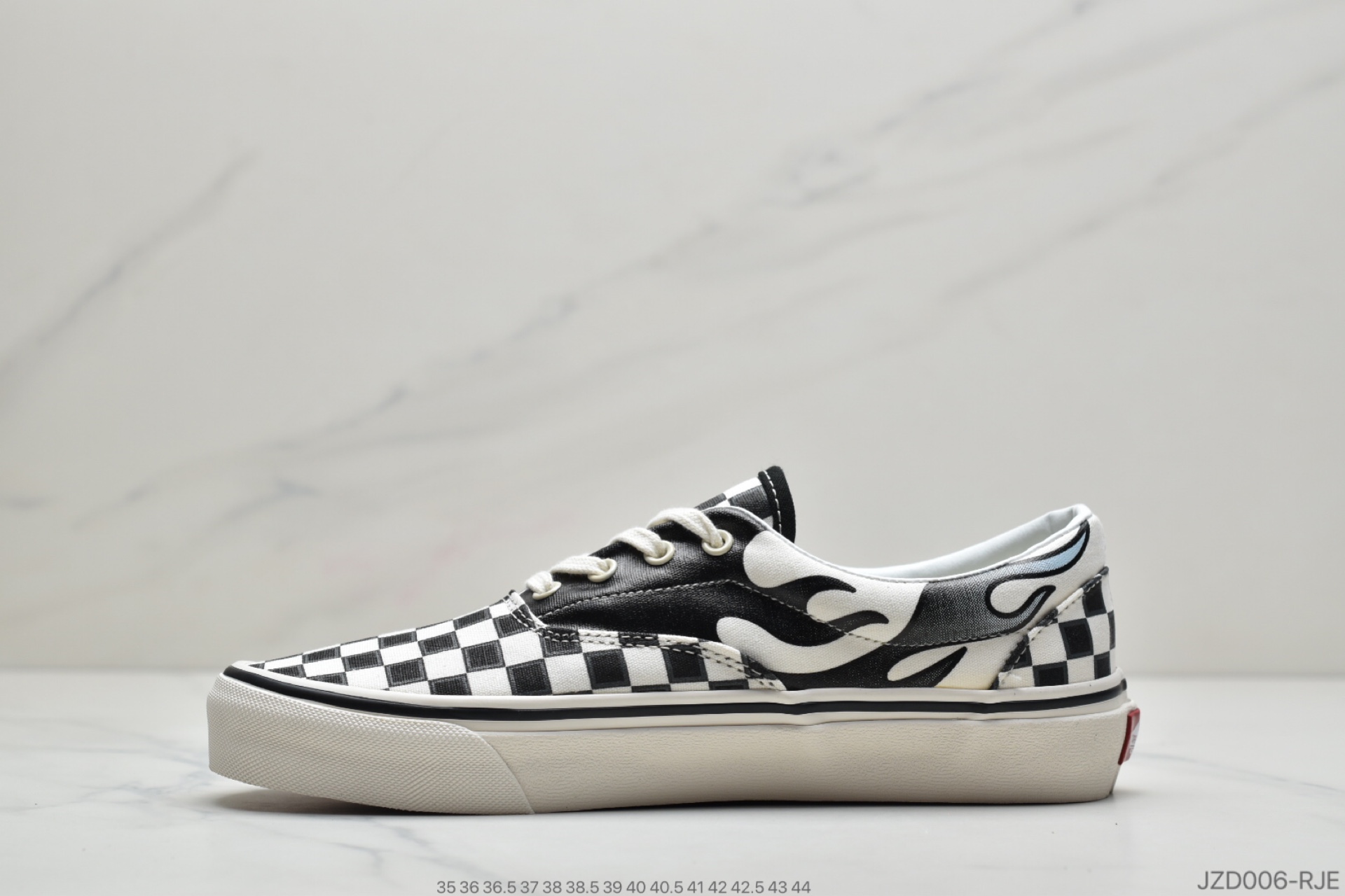 140 公司级万斯VANS 范斯火焰黑白棋盘格slip on VN000EYEBWW