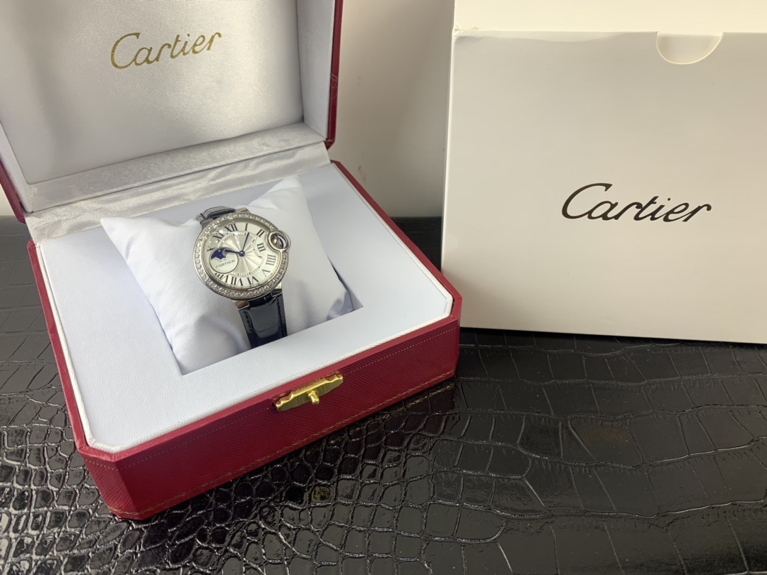 Cartier 皇家 卡地亚蓝气球系列月相镶钻女表