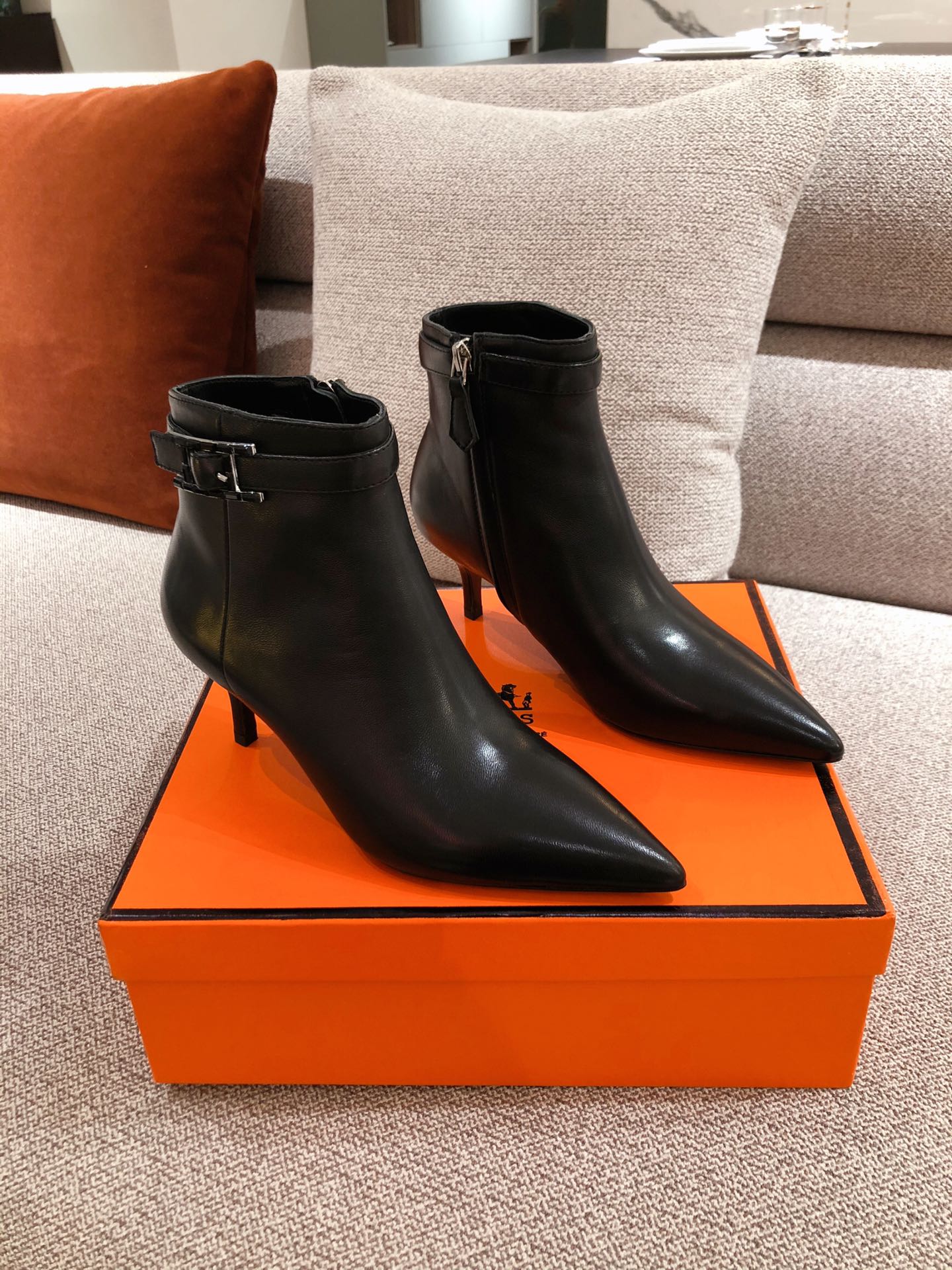 Fashion
 Hermes Short Boots Black Gold Hardware Cowhide Sheepskin Fall/Winter Collection