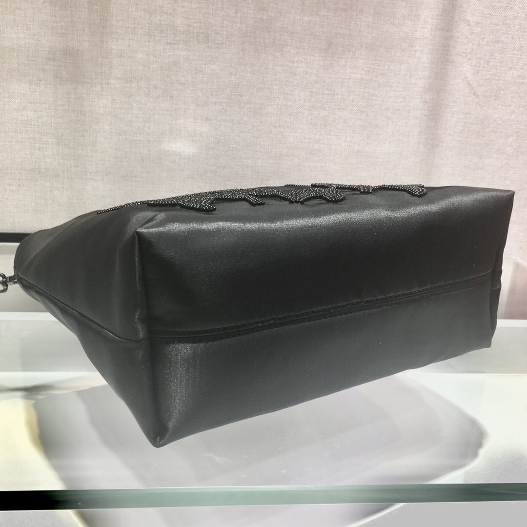 PRADA普拉达进口尼龙布料绣珠款手提包1BA321