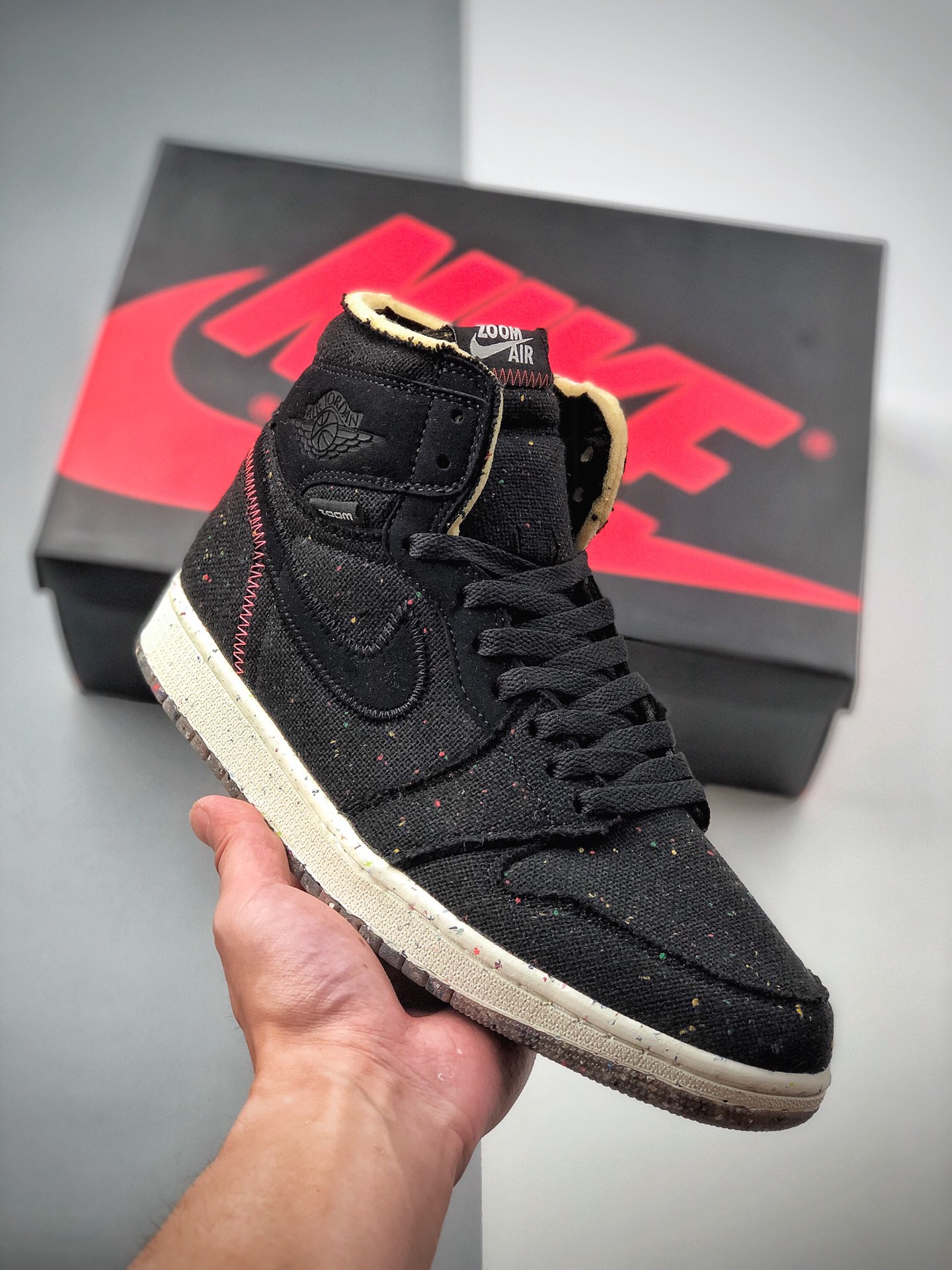 300  Air Jordan 1 High Zoom “Space Hippie ”环保鞋采用了经典的CW2414-001