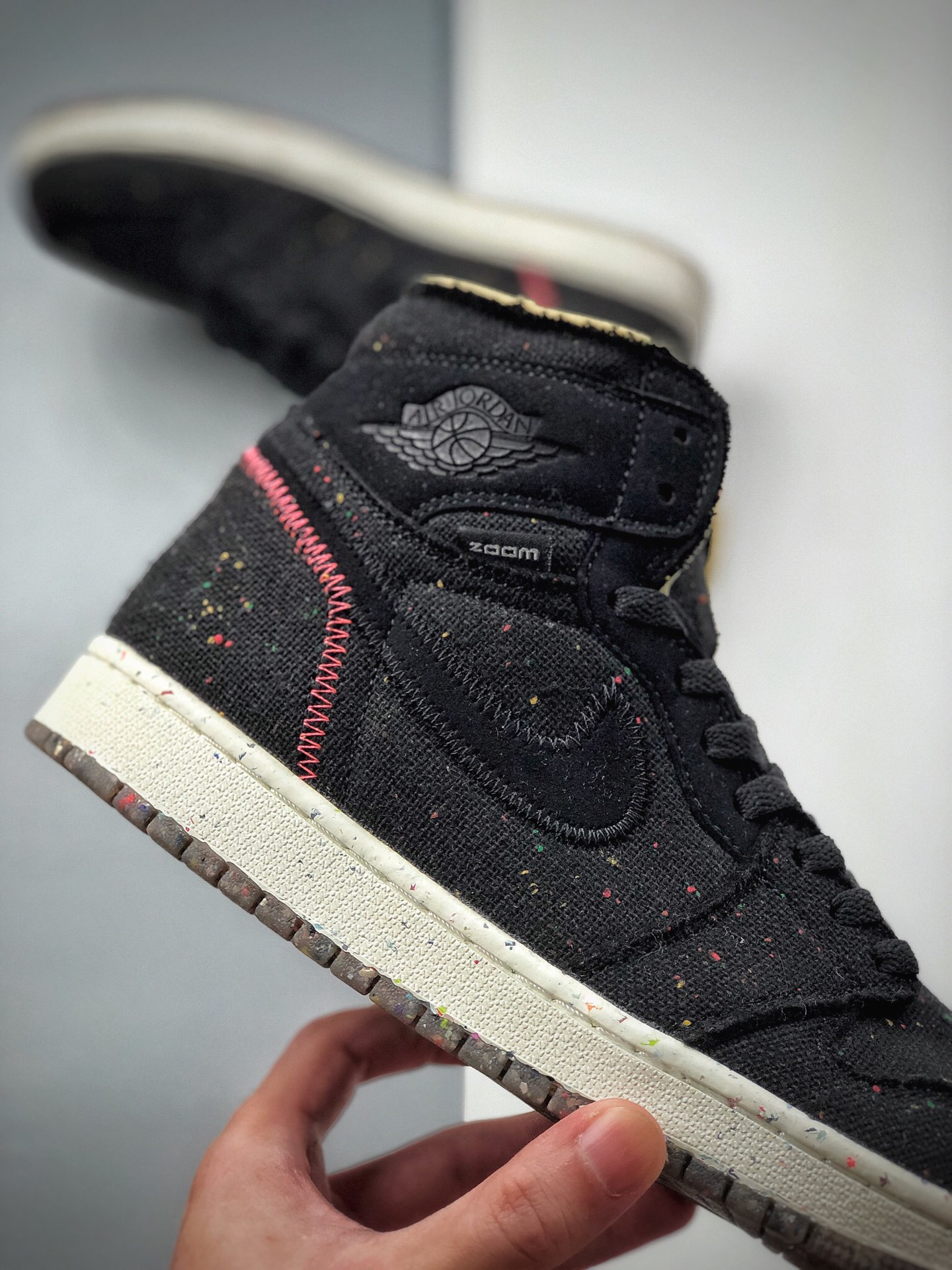 300  Air Jordan 1 High Zoom “Space Hippie ”环保鞋采用了经典的CW2414-001