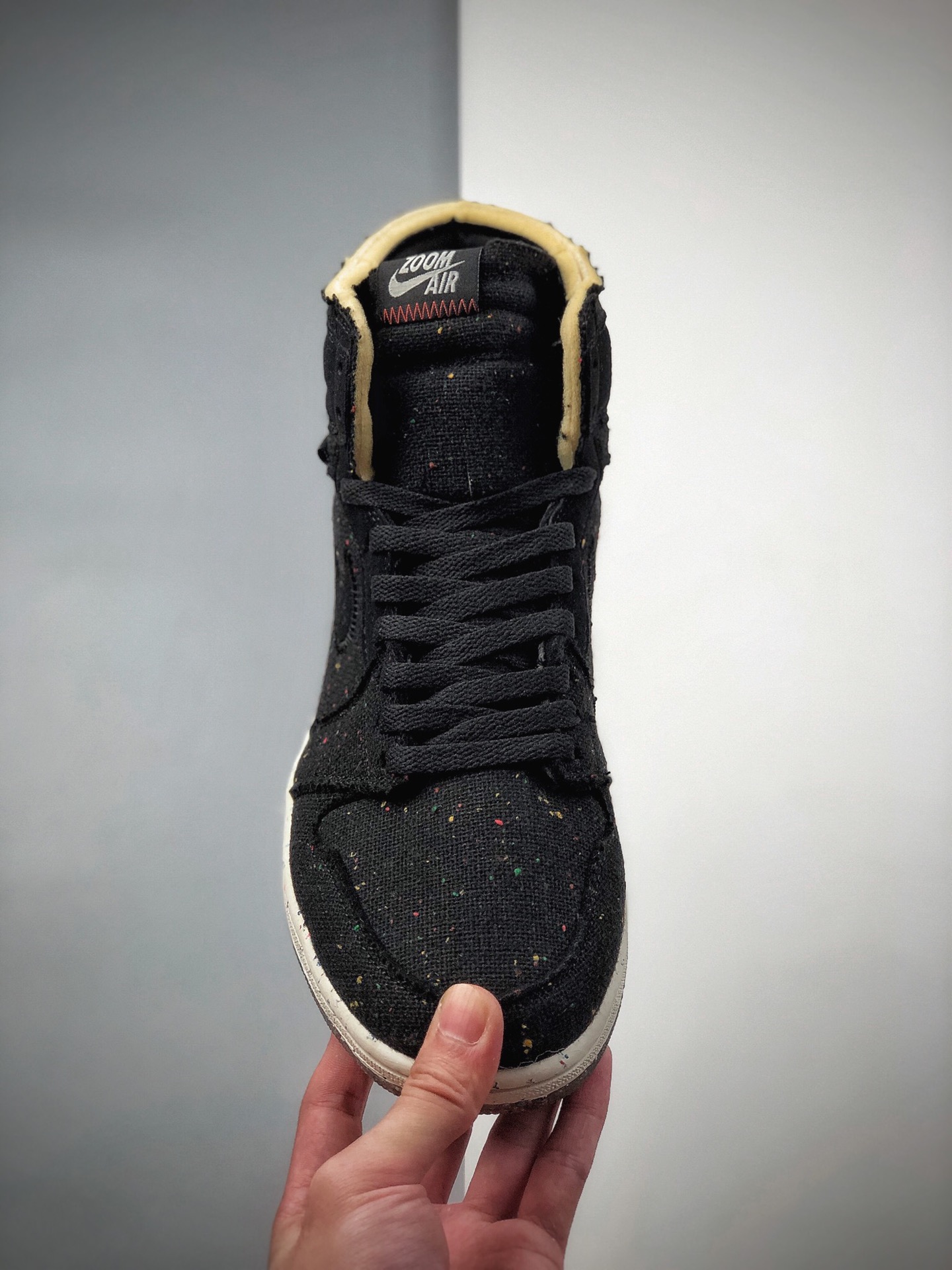 300  Air Jordan 1 High Zoom “Space Hippie ”环保鞋采用了经典的CW2414-001