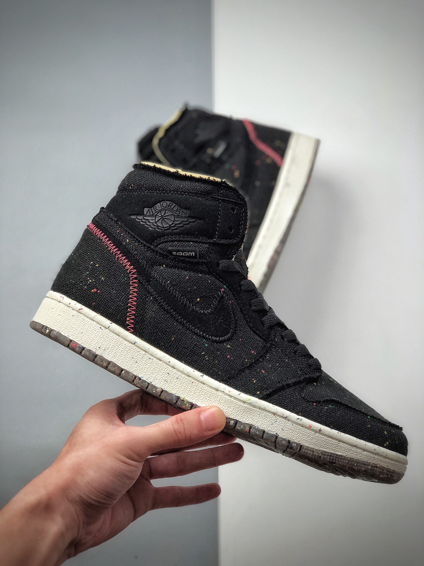 300  Air Jordan 1 High Zoom “Space Hippie ”环保鞋采用了经典的CW2414-001