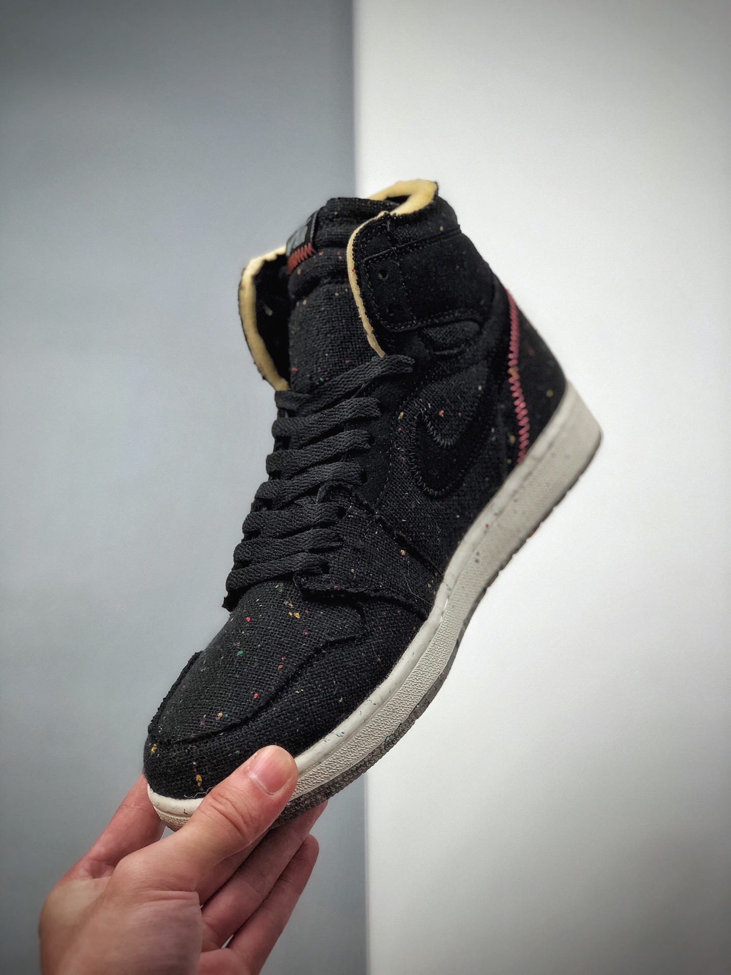 300  Air Jordan 1 High Zoom “Space Hippie ”环保鞋采用了经典的CW2414-001