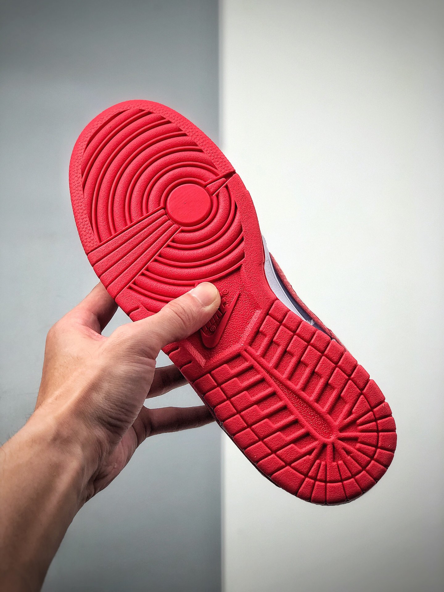 200  Nike SB Dunk Low Pro QS”Samba“灰红蓝科幻变色CZ2667-400