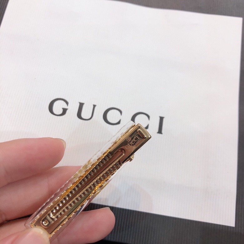 Vintage Gucci Double G Resin Hairpin with Embedded Drills: Bright and Simple - 图片 3