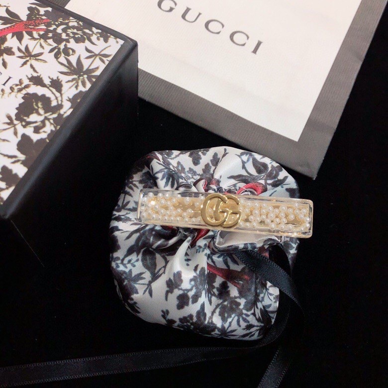 Vintage Gucci Double G Resin Hairpin with Embedded Drills: Bright and Simple - 图片 8