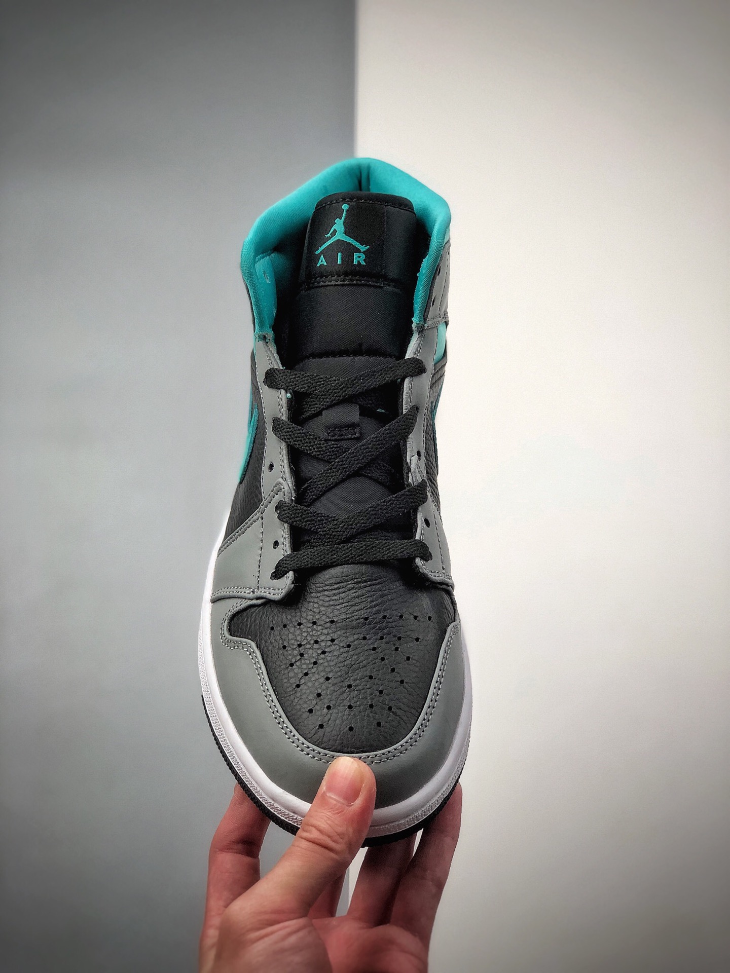 250 Air Jordan 1 Mid  AJ1/ 乔1 中邦。市面最高工艺中帮554724-063