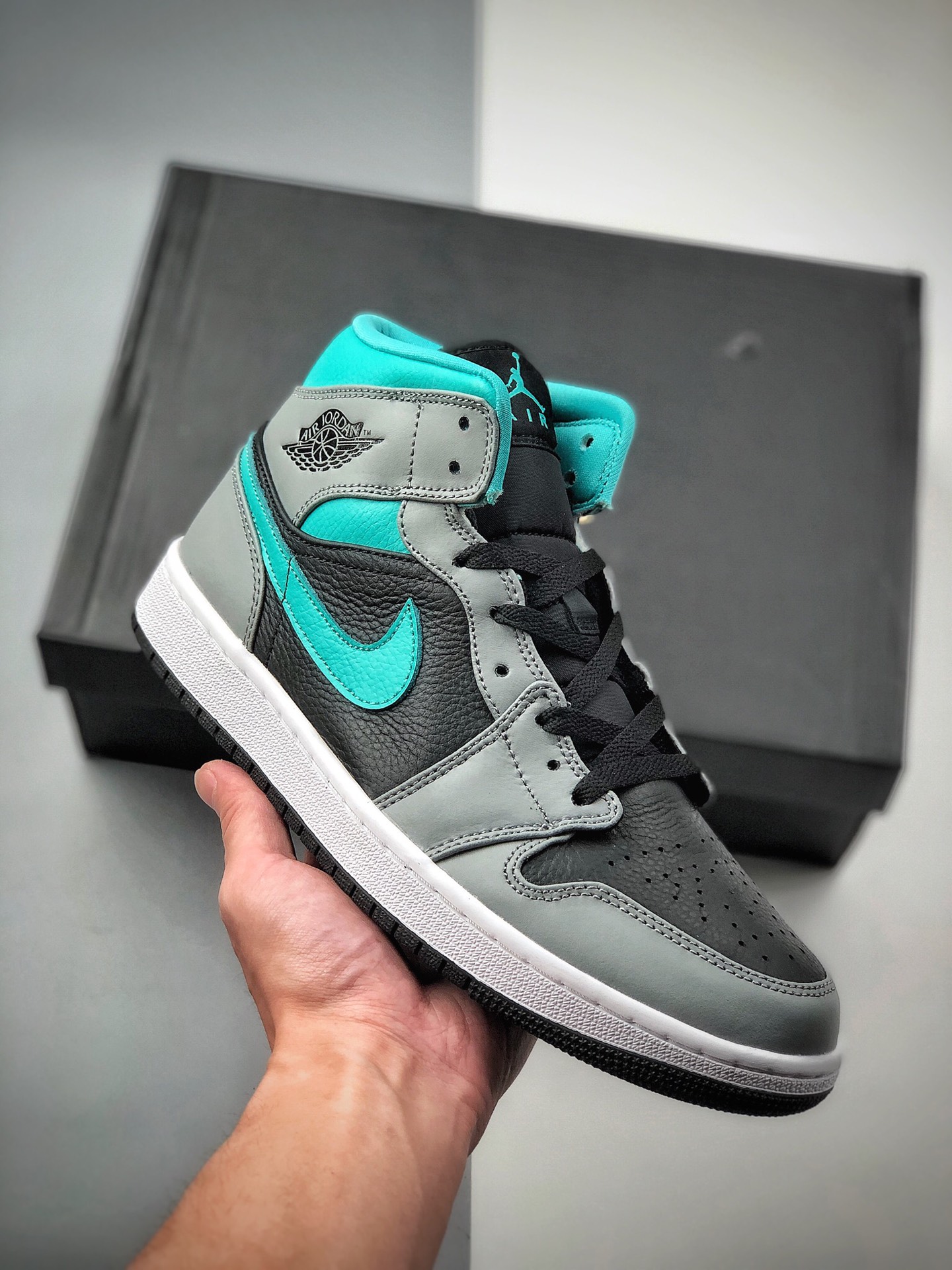 250 Air Jordan 1 Mid  AJ1/ 乔1 中邦。市面最高工艺中帮554724-063