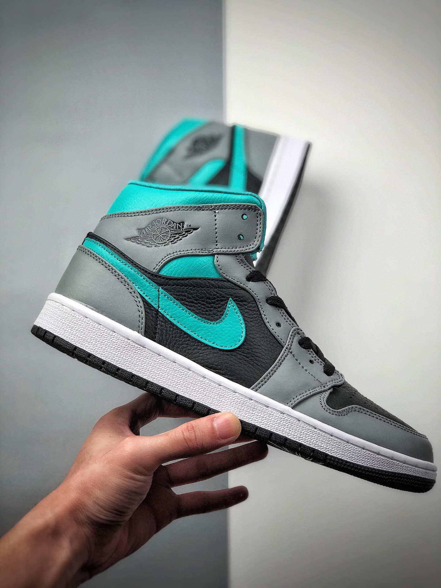 250 Air Jordan 1 Mid  AJ1/ 乔1 中邦。市面最高工艺中帮554724-063