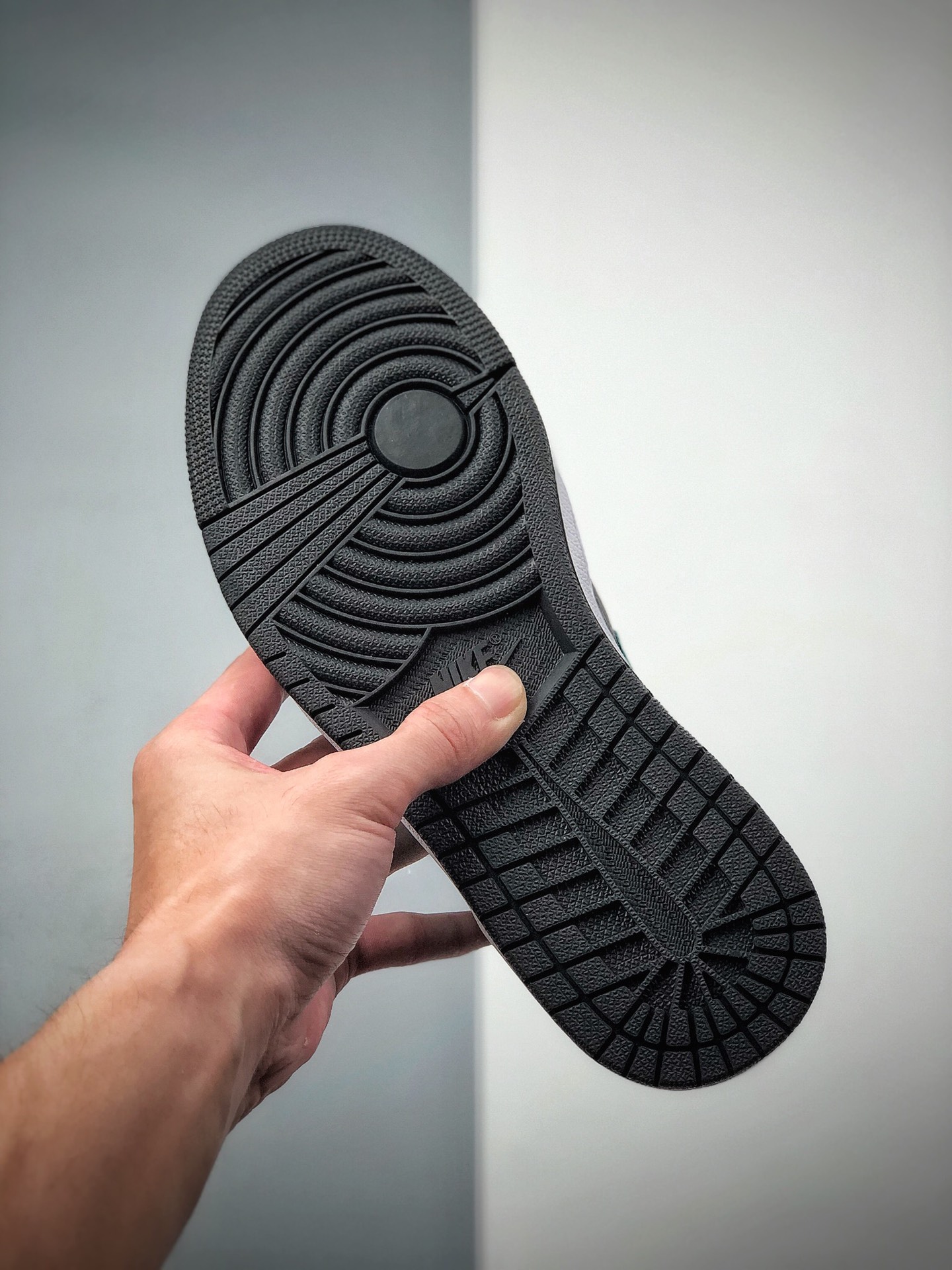 250 Air Jordan 1 Mid  AJ1/ 乔1 中邦。市面最高工艺中帮554724-063