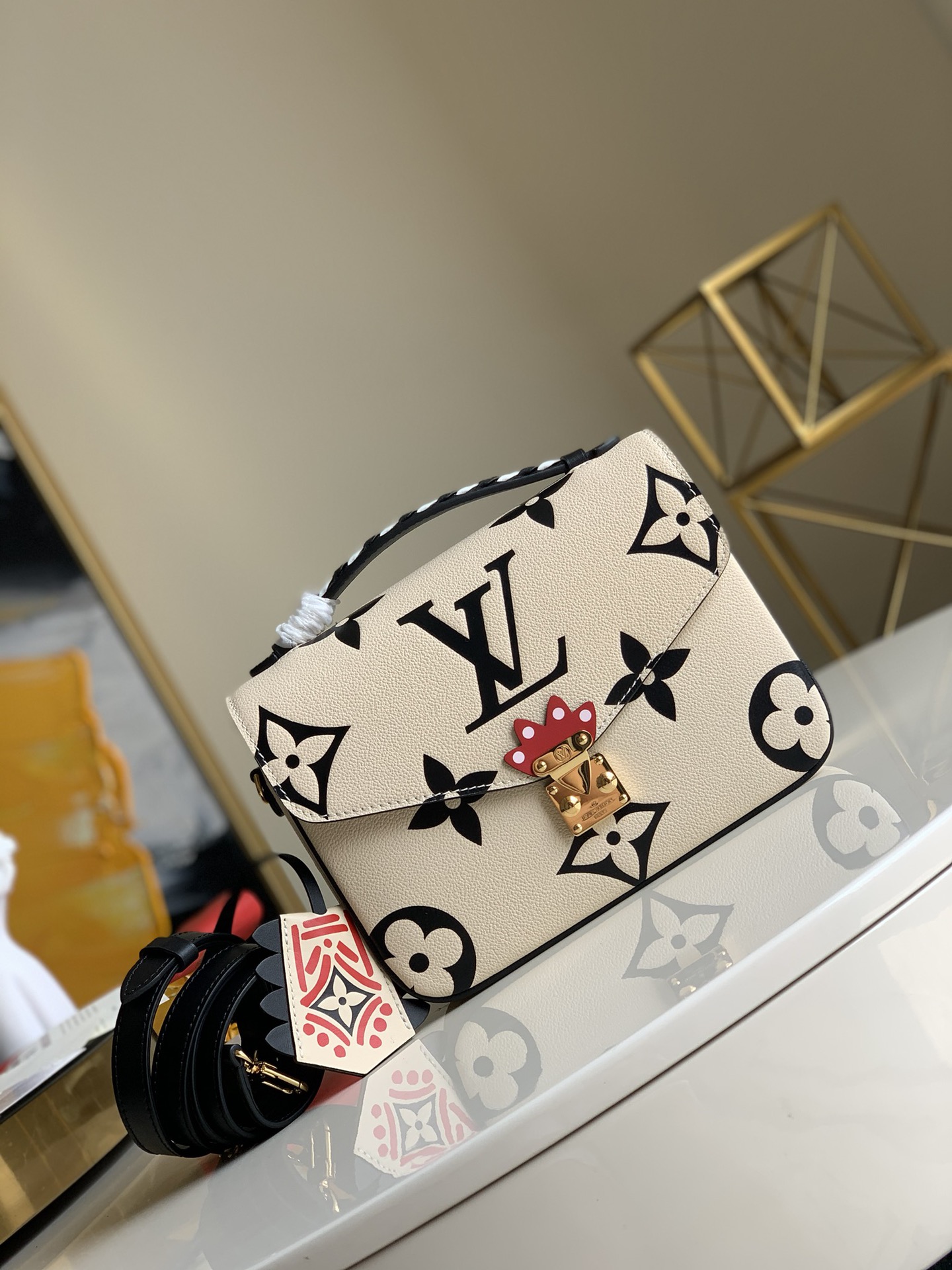 Louis Vuitton LV Pochette MeTis Bags Handbags Fashion Designer
 Black Doodle White Printing Weave M45384