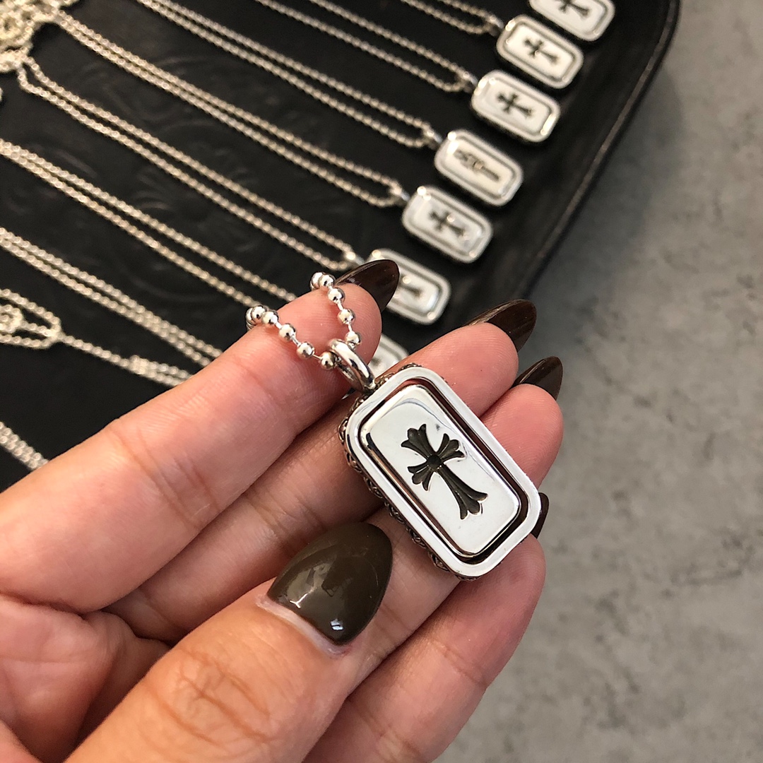 Chrome Hearts 新品上架𝐂𝐡𝐨𝐦𝐞 𝐡𝐞𝐚𝐭𝐬 克罗心双面旋转方牌项链