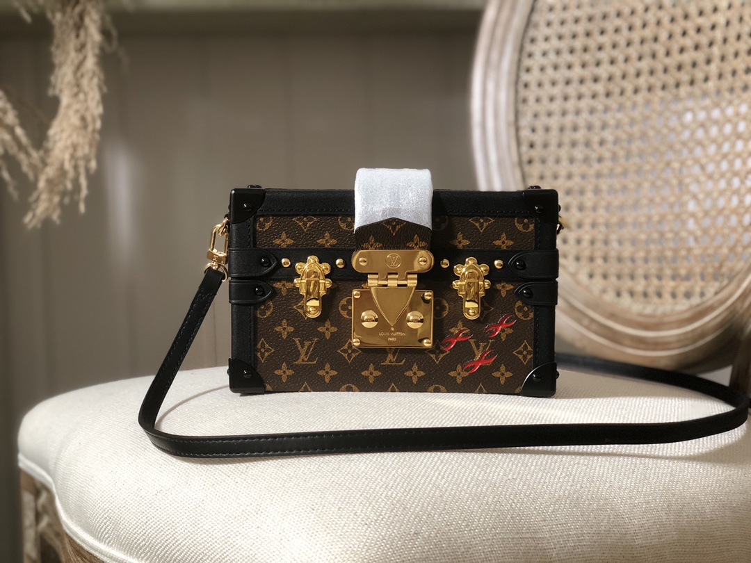 Louis Vuitton LV Petite Malle Handbags Crossbody & Shoulder Bags Replica Online
 Steel Buckle Monogram Canvas Spring Collection M44199