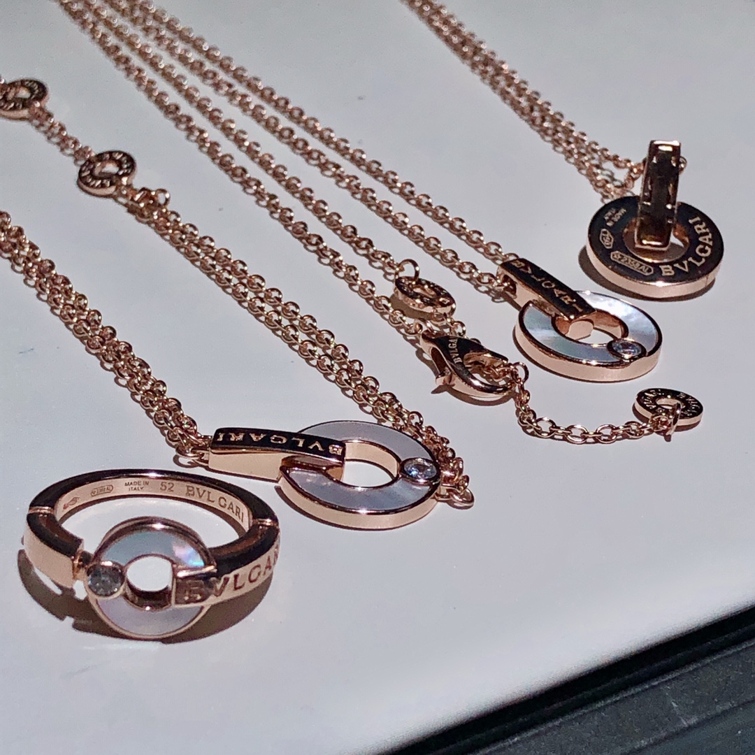 NO:723067,Today’s new model [high version] Bv Fortune Disc Set Malachite Necklace/Double-layered Bracelet/Ring The details are so awesome, Bvlgari necklace Bvlgari bracelet, bottega veneta, bvlgari, necklace, bracelet, ring19860909今日新款【高版】 Bv 时来运转圆盘套装 孔雀石项链/双层手链/戒指 细节太给力了,宝格丽项链宝格丽手链,bottega veneta,bvlgari,necklace,bracelet,ring,Jewelry