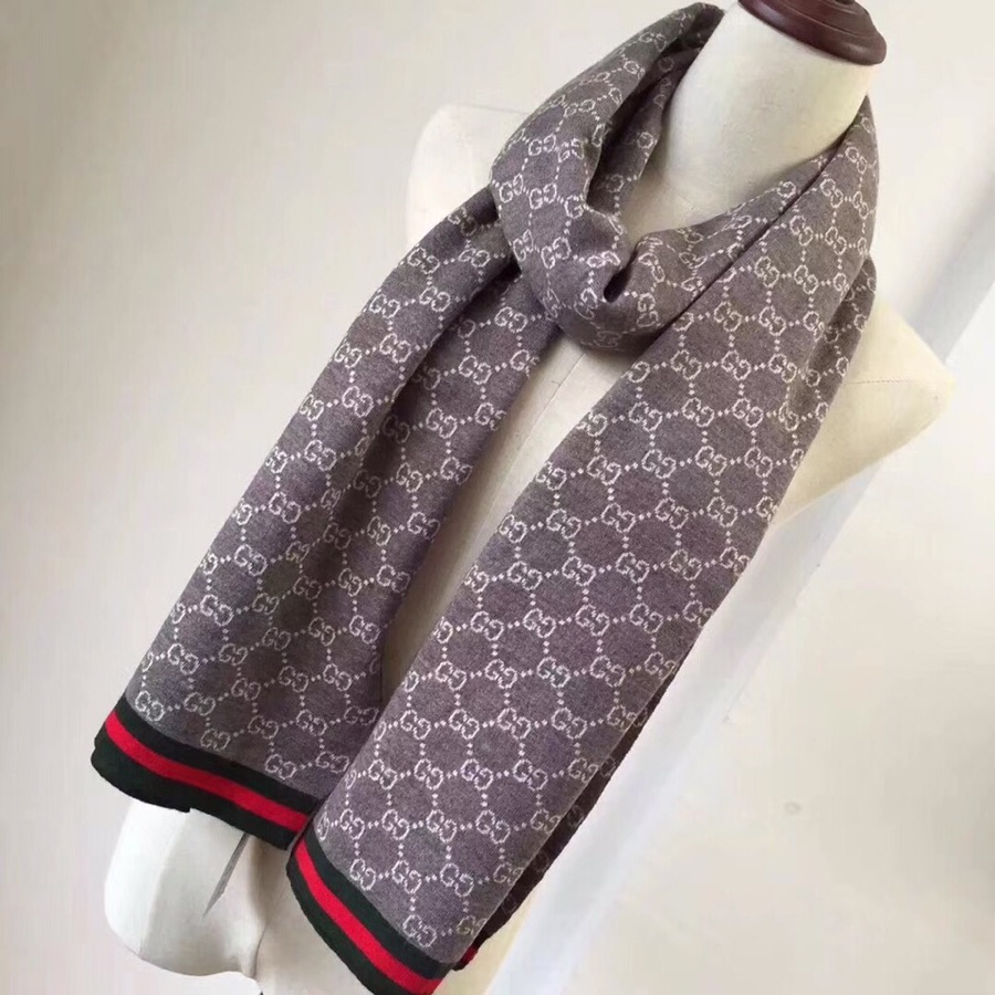 NO:163181,A collection of classic hits, showing Gucci knitted wool, [top male and female models] The favorite of high-end Gucci European catwalk models!  Size180*30cm.3 colors can be selected for ordinary scarf, ordinary scarf, gucci19860909批经典爆款,倾情呈现Gucci针织羊毛,【顶级男女通用款】高尖端Gucci欧洲走秀款男神女神们的最爱 ！Size180＊30cm.3色可选普通围巾,普通围巾,gucci,scarf