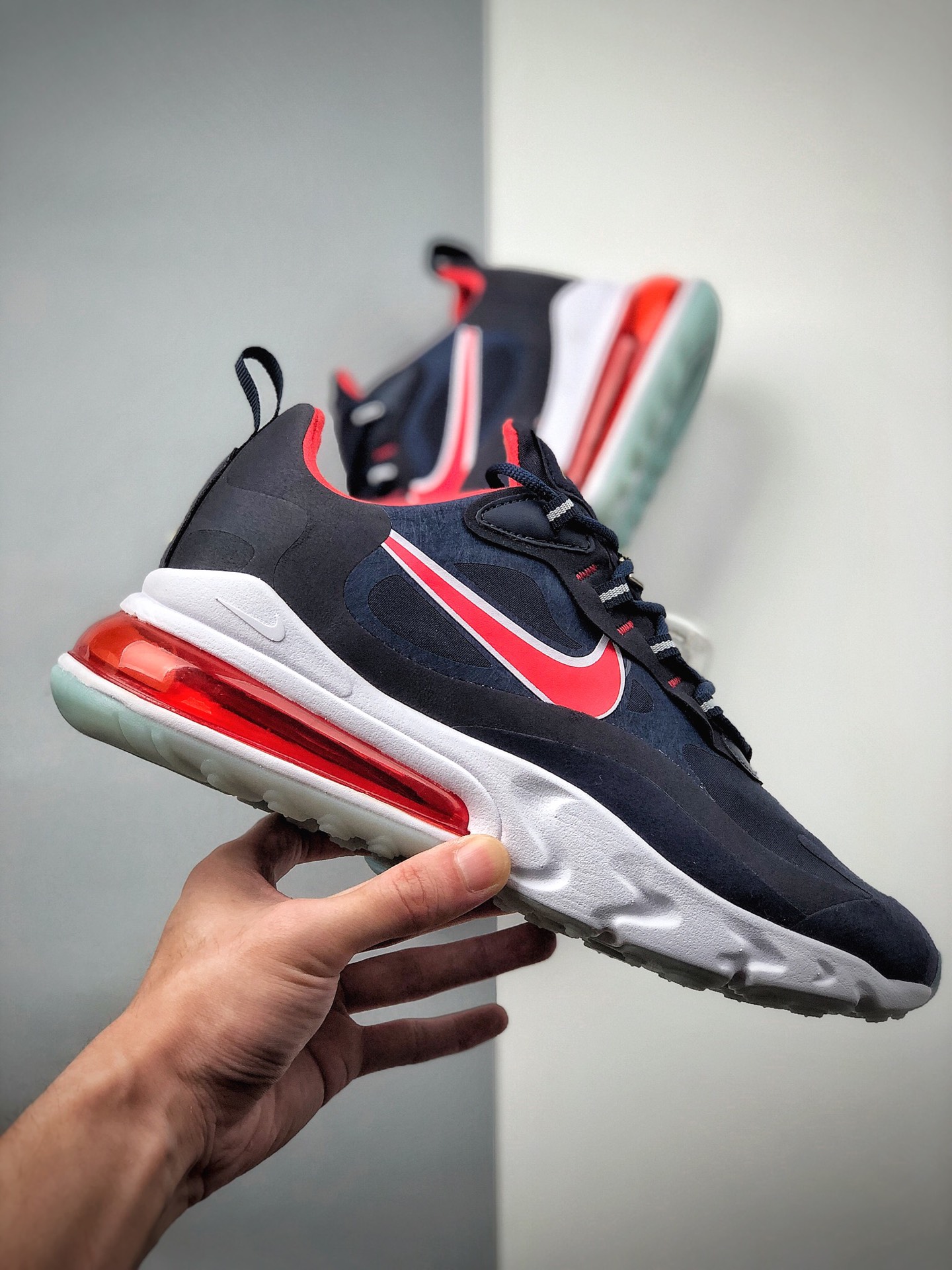 200  公司级耐克Nike Air Max 270 React 瑞亚赛车系列后半掌气垫百搭运动慢跑鞋CT1280-400