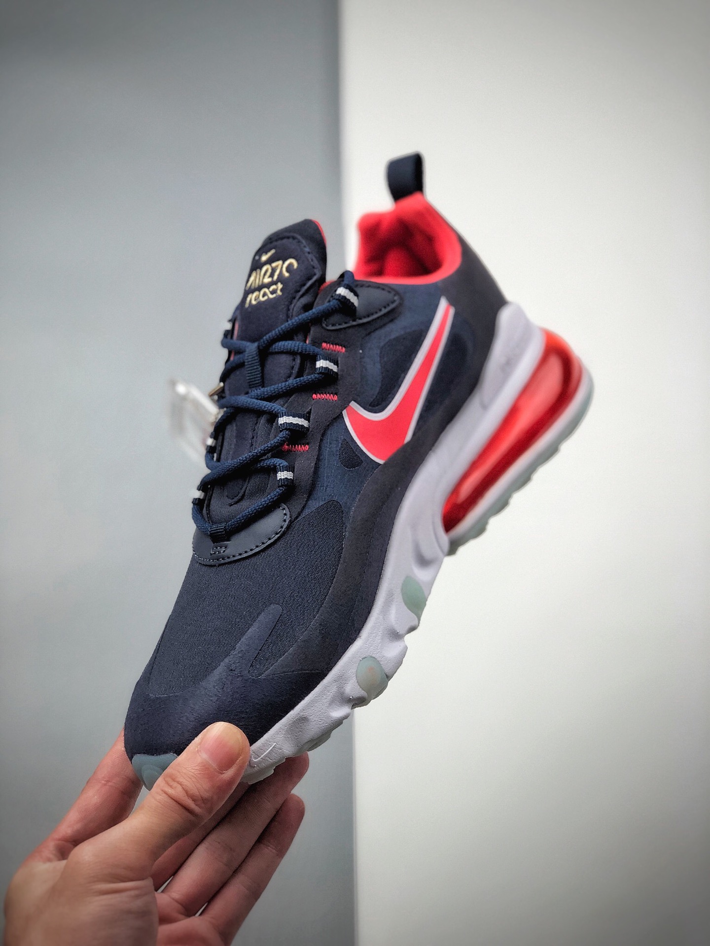 200  公司级耐克Nike Air Max 270 React 瑞亚赛车系列后半掌气垫百搭运动慢跑鞋CT1280-400