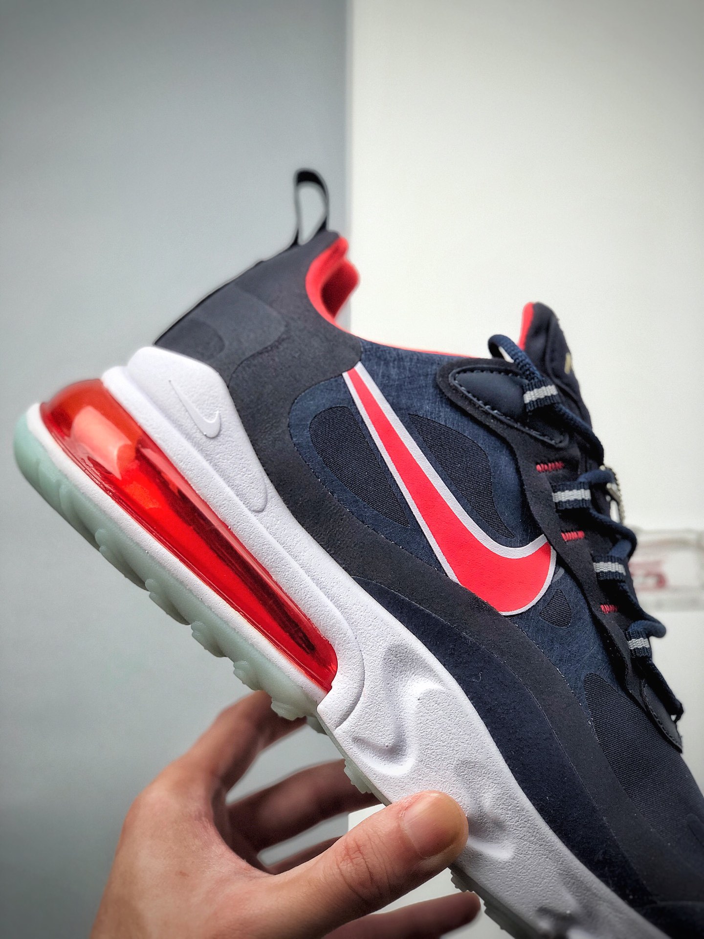200  公司级耐克Nike Air Max 270 React 瑞亚赛车系列后半掌气垫百搭运动慢跑鞋CT1280-400