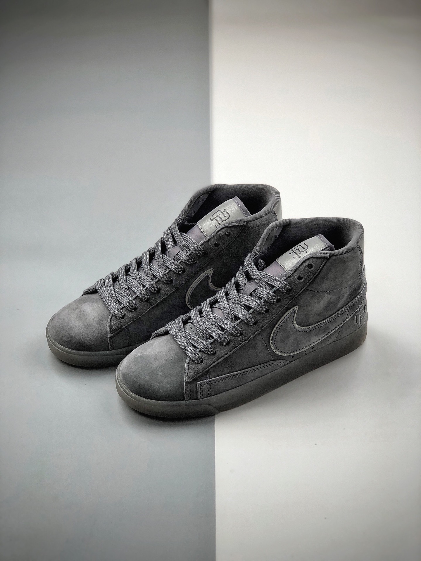 180  耐克开拓者卫冕冠军联名高帮板鞋，Nike Blazer Sb x Reigning Champ 卫冕冠军联名371761-900